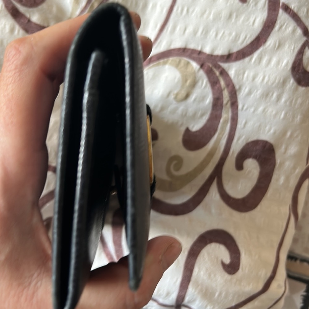 Authentic Ferragamo long leather wallet and key holder. - Picture 8 of 16